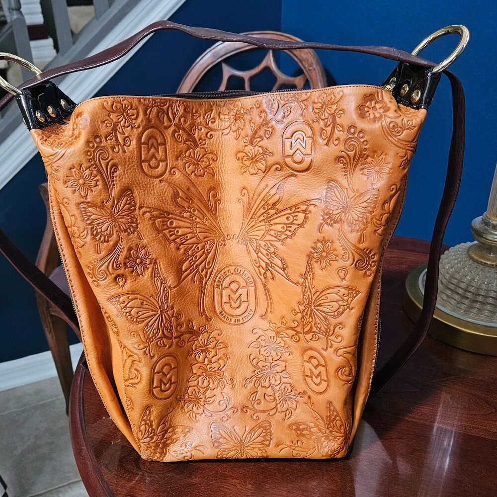 RARE MARINO ORLANDI EMBOSSED BUTTERFLY COGNAC LEATHER SLING BAG HANDBAG BACKPACK